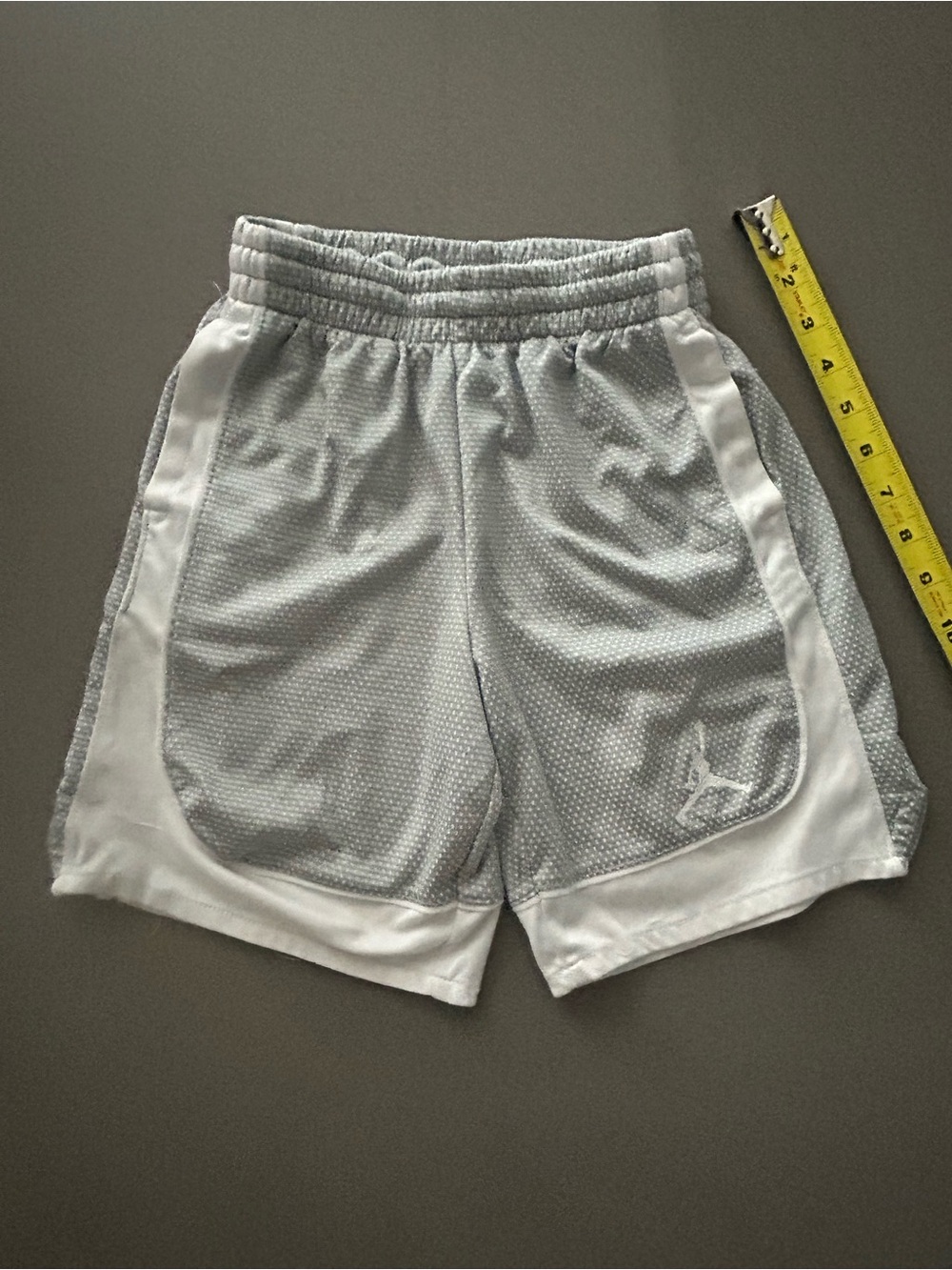 Jordan Boys Athletic Shorts Gray White Size 8-10…